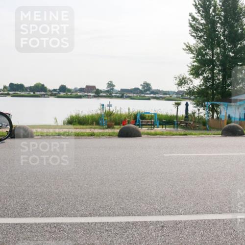 15.06.2025 - 27. Vierlanden-Triathlon H.Heesch http://msf.ph/oto/8015035 15.06.2025 09:03:26 Radfahren 17, 163 meine-sportfotos.de