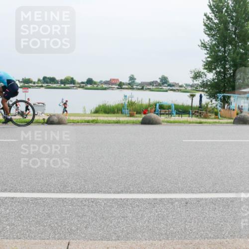 15.06.2025 - 27. Vierlanden-Triathlon H.Heesch http://msf.ph/oto/8015048 15.06.2025 11:12:23 Radfahren 235, 637, 699, 854 meine-sportfotos.de