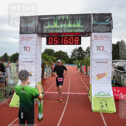 15.06.2025 - 7 Türme Triathlon Michael Strokosch http://msf.ph/oto/8015055 15.06.2025 15:16:08 Ziel 209 meine-sportfotos.de