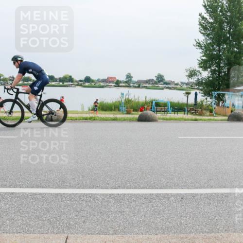 15.06.2025 - 27. Vierlanden-Triathlon H.Heesch http://msf.ph/oto/8015058 15.06.2025 11:12:24 Radfahren 222, 235, 637, 699, 854 meine-sportfotos.de