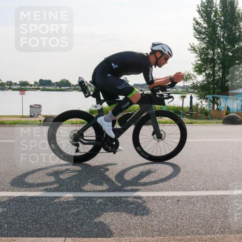 15.06.2025 - 27. Vierlanden-Triathlon H.Heesch http://msf.ph/oto/8015073 15.06.2025 09:04:26 Radfahren 63 meine-sportfotos.de