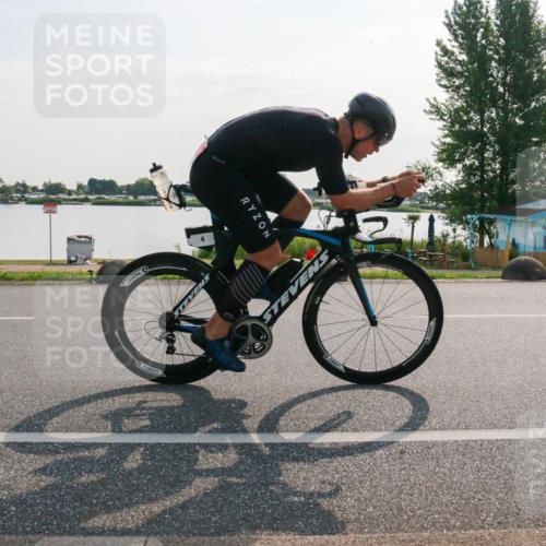 15.06.2025 - 27. Vierlanden-Triathlon H.Heesch http://msf.ph/oto/8015091 15.06.2025 09:04:43 Radfahren 4 meine-sportfotos.de