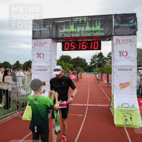 15.06.2025 - 7 Türme Triathlon Michael Strokosch http://msf.ph/oto/8015109 15.06.2025 15:16:10 Ziel 209 meine-sportfotos.de