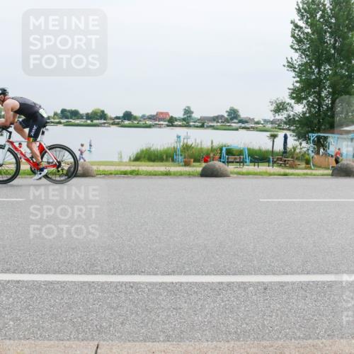 15.06.2025 - 27. Vierlanden-Triathlon H.Heesch http://msf.ph/oto/8015111 15.06.2025 11:12:28 Radfahren 222, 637, 699, 810 meine-sportfotos.de