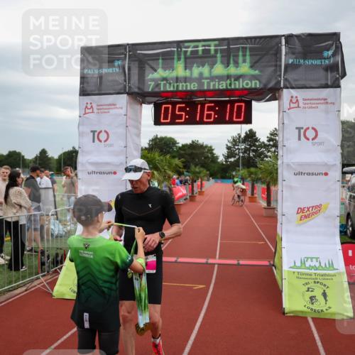 15.06.2025 - 7 Türme Triathlon Michael Strokosch http://msf.ph/oto/8015113 15.06.2025 15:16:10 Ziel 209 meine-sportfotos.de