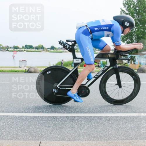 21.06.2025 - 27. Vierlanden-Triathlon H.Heesch http://msf.ph/oto/8015120 15.06.2025 11:52:21 Radfahren 720, 767, 805 meine-sportfotos.de