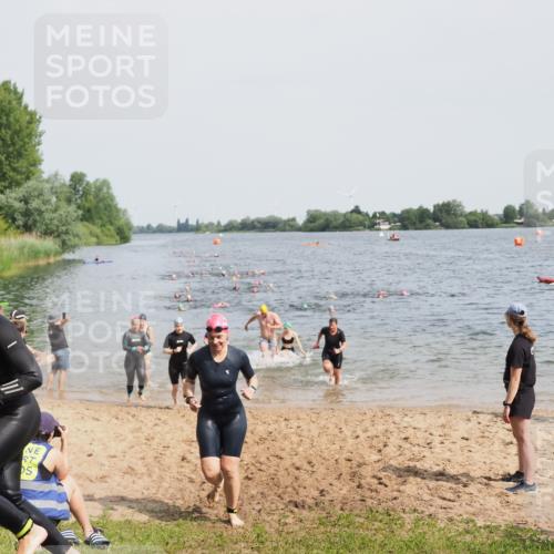 21.06.2025 - 27. Vierlanden-Triathlon MichiJ http://msf.ph/oto/8015139 15.06.2026 10:16:25 Schwimmen 477, 487, 491, 494, 499, 523, 526, 549, 574, 611, 614, 634 meine-sportfotos.de