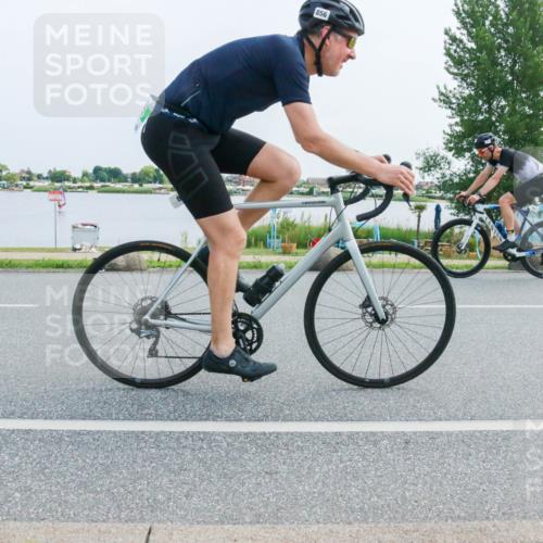 21.06.2025 - 27. Vierlanden-Triathlon H.Heesch http://msf.ph/oto/8015140 15.06.2025 11:52:36 Radfahren 663, 785, 856 meine-sportfotos.de