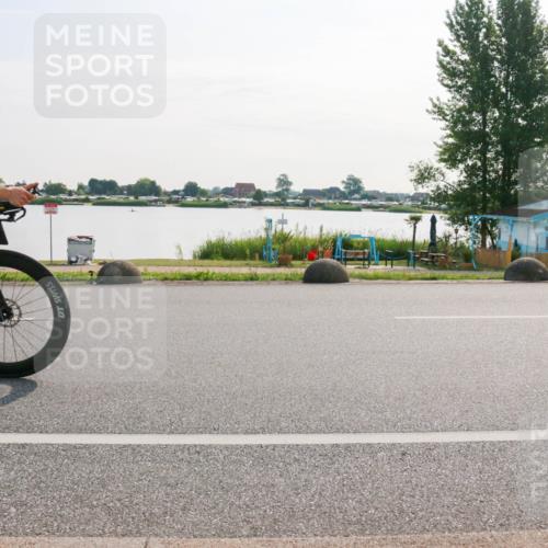 15.06.2025 - 27. Vierlanden-Triathlon H.Heesch http://msf.ph/oto/8015180 15.06.2025 09:05:10 Radfahren 25, 232 meine-sportfotos.de