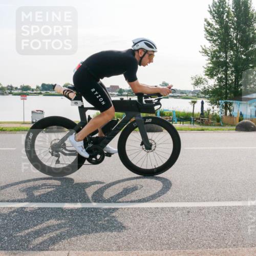 15.06.2025 - 27. Vierlanden-Triathlon H.Heesch http://msf.ph/oto/8015186 15.06.2025 09:05:10 Radfahren 25, 232 meine-sportfotos.de