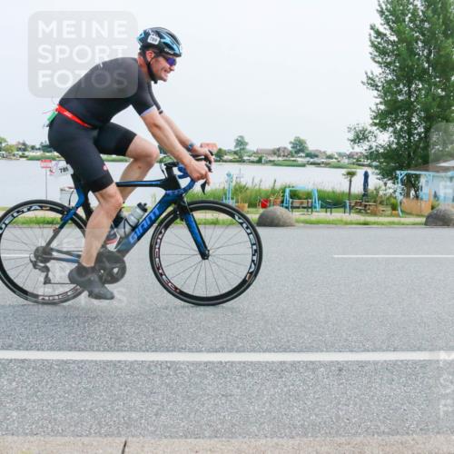 21.06.2025 - 27. Vierlanden-Triathlon H.Heesch http://msf.ph/oto/8015191 15.06.2025 11:52:42 Radfahren 201, 663, 672, 785, 789, 963 meine-sportfotos.de