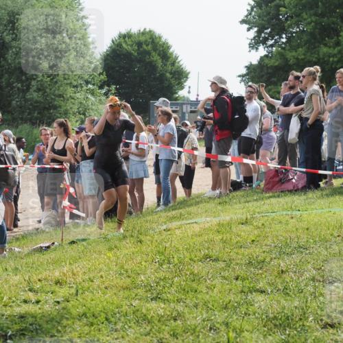 15.06.2025 - 27. Vierlanden-Triathlon KatJ http://msf.ph/oto/8015207 15.06.2025 10:15:30 Schwimmen 508, 511, 542, 554, 579, 613, 620, 631 meine-sportfotos.de