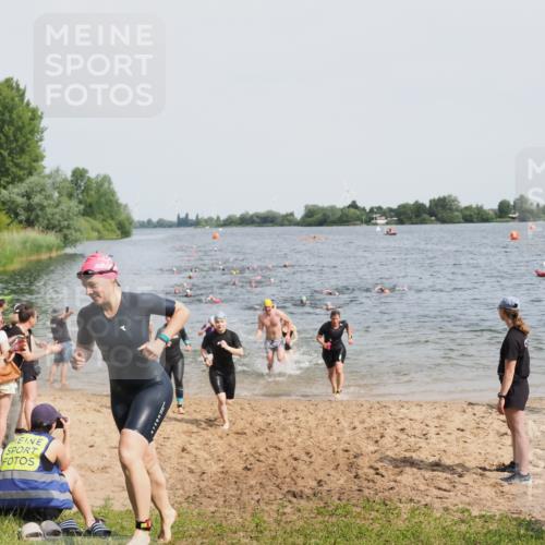21.06.2025 - 27. Vierlanden-Triathlon MichiJ http://msf.ph/oto/8015208 15.06.2026 10:16:26 Schwimmen 477, 487, 491, 494, 499, 523, 526, 549, 574, 614, 634 meine-sportfotos.de