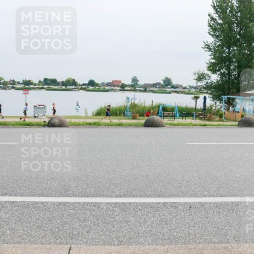 15.06.2025 - 27. Vierlanden-Triathlon H.Heesch http://msf.ph/oto/8015211 15.06.2025 11:12:43 Radfahren 500, 572, 578 meine-sportfotos.de