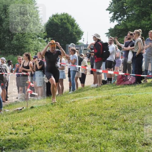 15.06.2025 - 27. Vierlanden-Triathlon KatJ http://msf.ph/oto/8015217 15.06.2025 10:15:30 Schwimmen 508, 511, 542, 554, 579, 613, 620, 631 meine-sportfotos.de