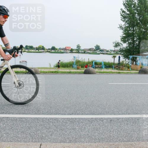 21.06.2025 - 27. Vierlanden-Triathlon H.Heesch http://msf.ph/oto/8015222 15.06.2025 11:52:53 Radfahren 703, 791 meine-sportfotos.de
