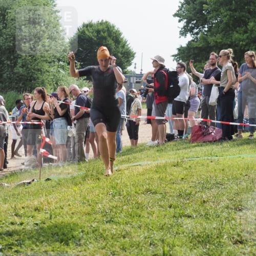 15.06.2025 - 27. Vierlanden-Triathlon KatJ http://msf.ph/oto/8015238 15.06.2025 10:15:30 Schwimmen 508, 511, 542, 554, 579, 613, 620, 631 meine-sportfotos.de