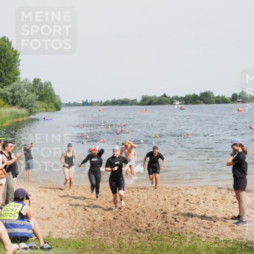 21.06.2025 - 27. Vierlanden-Triathlon MichiJ http://msf.ph/oto/8015261 15.06.2026 10:16:27 Schwimmen 477, 487, 491, 494, 499, 523, 526, 549, 574, 614, 634 meine-sportfotos.de