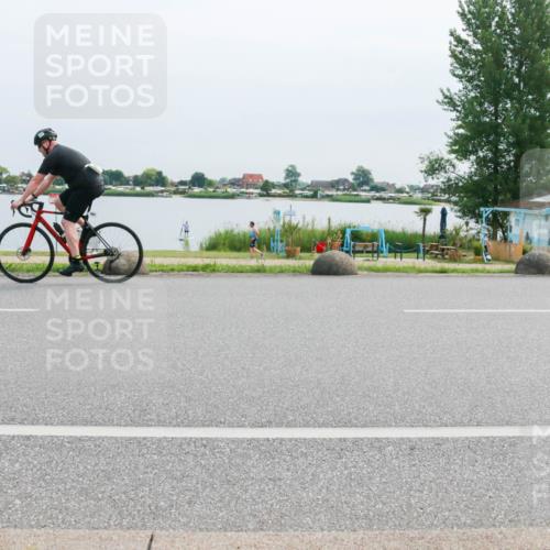15.06.2025 - 27. Vierlanden-Triathlon H.Heesch http://msf.ph/oto/8015277 15.06.2025 11:13:08 Radfahren 684, 778 meine-sportfotos.de