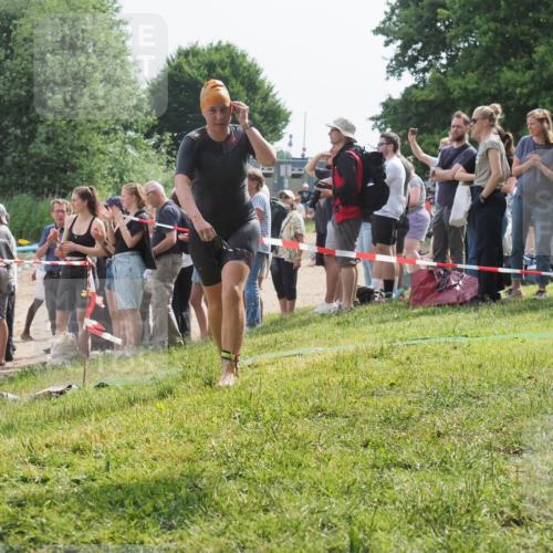 15.06.2025 - 27. Vierlanden-Triathlon KatJ http://msf.ph/oto/8015284 15.06.2025 10:15:31 Schwimmen 508, 511, 542, 554, 579, 613, 620, 631 meine-sportfotos.de