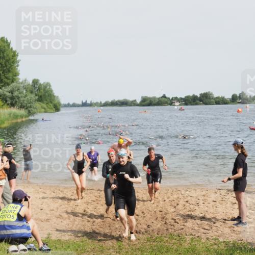 21.06.2025 - 27. Vierlanden-Triathlon MichiJ http://msf.ph/oto/8015320 15.06.2026 10:16:28 Schwimmen 477, 487, 491, 494, 499, 523, 526, 549, 574, 614, 634 meine-sportfotos.de