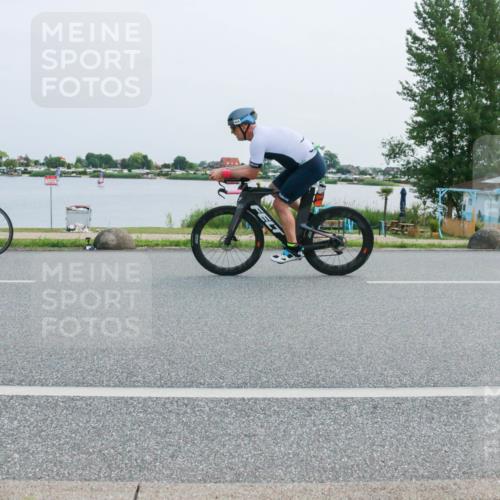 21.06.2025 - 27. Vierlanden-Triathlon H.Heesch http://msf.ph/oto/8015323 15.06.2025 11:53:30 Radfahren 734, 763, 829 meine-sportfotos.de