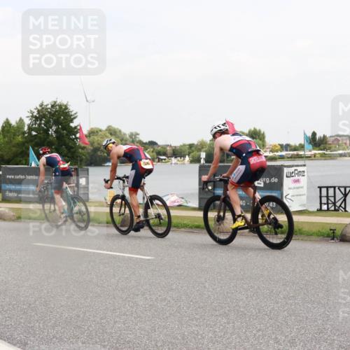 21.06.2025 - 27. Vierlanden-Triathlon H.Heesch http://msf.ph/oto/8015324 15.06.2025 12:02:55 Radfahren 984, 986, 988 meine-sportfotos.de