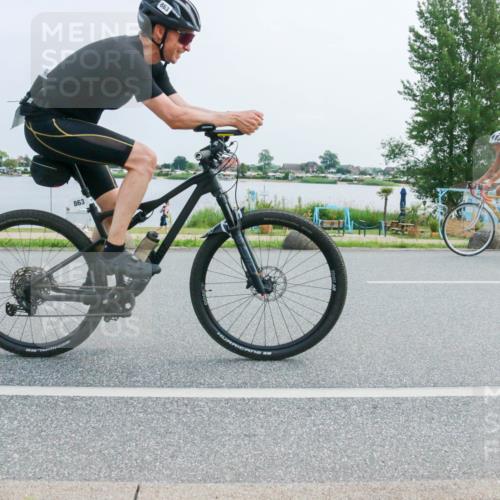 21.06.2025 - 27. Vierlanden-Triathlon H.Heesch http://msf.ph/oto/8015371 15.06.2025 11:53:49 Radfahren 893 meine-sportfotos.de