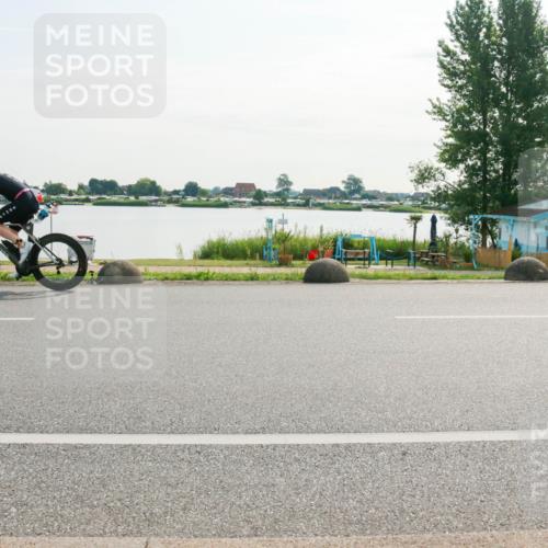 15.06.2025 - 27. Vierlanden-Triathlon H.Heesch http://msf.ph/oto/8015393 15.06.2025 09:08:41 Radfahren 10, 17 meine-sportfotos.de