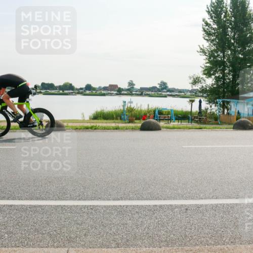 15.06.2025 - 27. Vierlanden-Triathlon H.Heesch http://msf.ph/oto/8015409 15.06.2025 09:08:42 Radfahren 10, 17 meine-sportfotos.de