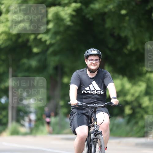 15.06.2025 - 7 Türme Triathlon Yannick Fuchs http://msf.ph/oto/8015417 15.06.2025 13:28:38 Radfahren 636, 767, 896 meine-sportfotos.de