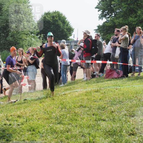 15.06.2025 - 27. Vierlanden-Triathlon KatJ http://msf.ph/oto/8015419 15.06.2025 10:15:35 Schwimmen 508, 511, 542, 554, 613, 620, 631 meine-sportfotos.de