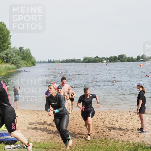 21.06.2025 - 27. Vierlanden-Triathlon MichiJ http://msf.ph/oto/8015424 15.06.2026 10:16:29 Schwimmen 477, 487, 491, 494, 499, 526, 549, 574, 614, 634 meine-sportfotos.de