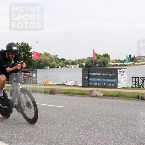 21.06.2025 - 27. Vierlanden-Triathlon H.Heesch http://msf.ph/oto/8015432 15.06.2025 12:03:25 Radfahren 651, 849 meine-sportfotos.de