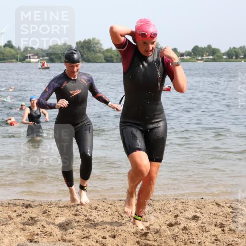 15.06.2025 - 27. Vierlanden-Triathlon Lena Gebhardt http://msf.ph/oto/8015465 15.06.2025 10:15:00 Schwimmen 476, 480, 521, 525, 528, 570, 587, 592, 593, 597, 605, 635, 1397 meine-sportfotos.de