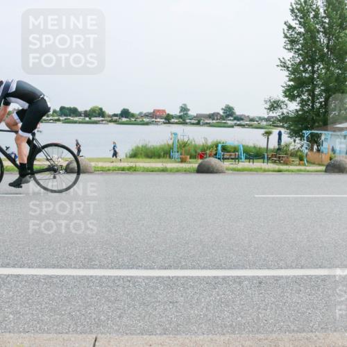 21.06.2025 - 27. Vierlanden-Triathlon H.Heesch http://msf.ph/oto/8015468 15.06.2025 11:54:13 Radfahren 684, 874 meine-sportfotos.de