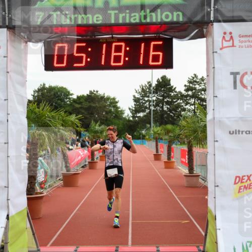 15.06.2025 - 7 Türme Triathlon Michael Strokosch http://msf.ph/oto/8015470 15.06.2025 15:18:16 Ziel 305 meine-sportfotos.de