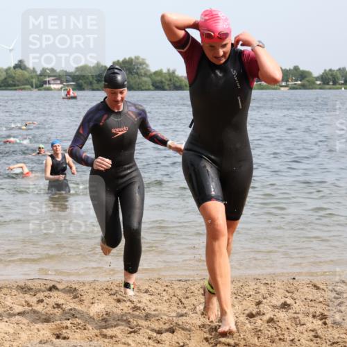 15.06.2025 - 27. Vierlanden-Triathlon Lena Gebhardt http://msf.ph/oto/8015483 15.06.2025 10:15:00 Schwimmen 476, 480, 521, 525, 528, 570, 587, 592, 593, 597, 605, 635, 1397 meine-sportfotos.de