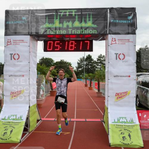 15.06.2025 - 7 Türme Triathlon Michael Strokosch http://msf.ph/oto/8015484 15.06.2025 15:18:17 Ziel 305 meine-sportfotos.de
