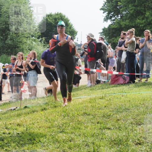 15.06.2025 - 27. Vierlanden-Triathlon KatJ http://msf.ph/oto/8015489 15.06.2025 10:15:36 Schwimmen 508, 511, 554, 620, 631 meine-sportfotos.de