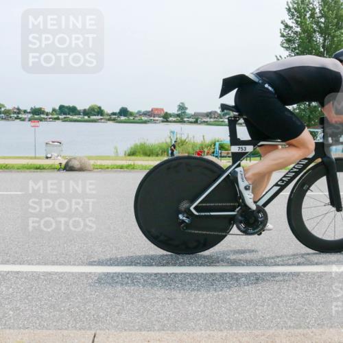 21.06.2025 - 27. Vierlanden-Triathlon H.Heesch http://msf.ph/oto/8015500 15.06.2025 11:54:21 Radfahren 726, 753, 816 meine-sportfotos.de