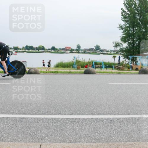 15.06.2025 - 27. Vierlanden-Triathlon H.Heesch http://msf.ph/oto/8015504 15.06.2025 11:13:24 Radfahren 9, 134, 223, 837 meine-sportfotos.de