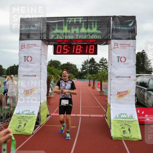 15.06.2025 - 7 Türme Triathlon Michael Strokosch http://msf.ph/oto/8015508 15.06.2025 15:18:18 Ziel 305 meine-sportfotos.de