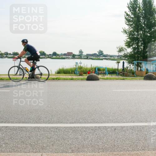 15.06.2025 - 27. Vierlanden-Triathlon H.Heesch http://msf.ph/oto/8015526 15.06.2025 09:09:35 Radfahren 30, 63, 196, 208 meine-sportfotos.de