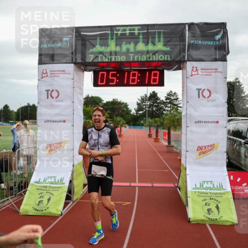 15.06.2025 - 7 Türme Triathlon Michael Strokosch http://msf.ph/oto/8015531 15.06.2025 15:18:18 Ziel 305 meine-sportfotos.de