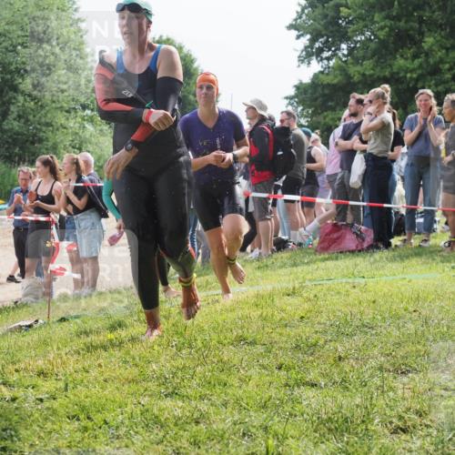 15.06.2025 - 27. Vierlanden-Triathlon KatJ http://msf.ph/oto/8015532 15.06.2025 10:15:36 Schwimmen 508, 511, 554, 620, 631 meine-sportfotos.de