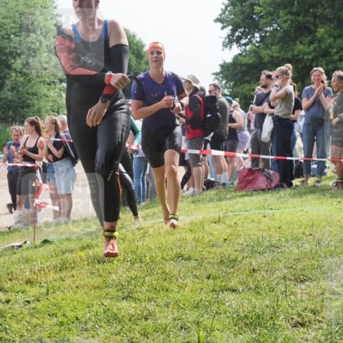 15.06.2025 - 27. Vierlanden-Triathlon KatJ http://msf.ph/oto/8015545 15.06.2025 10:15:37 Schwimmen 508, 509, 511, 554, 620 meine-sportfotos.de