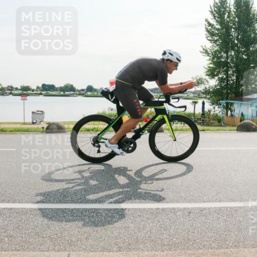 15.06.2025 - 27. Vierlanden-Triathlon H.Heesch http://msf.ph/oto/8015582 15.06.2025 09:09:50 Radfahren 6 meine-sportfotos.de