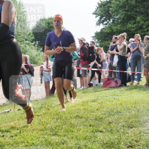 15.06.2025 - 27. Vierlanden-Triathlon KatJ http://msf.ph/oto/8015591 15.06.2025 10:15:37 Schwimmen 508, 509, 511, 554, 620 meine-sportfotos.de