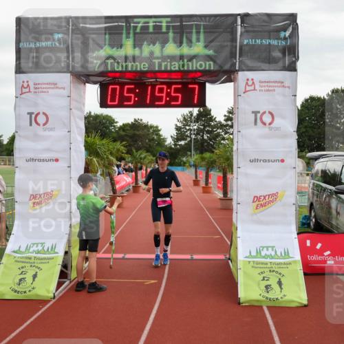 15.06.2025 - 7 Türme Triathlon Michael Strokosch http://msf.ph/oto/8015600 15.06.2025 15:19:57 Ziel 257 meine-sportfotos.de